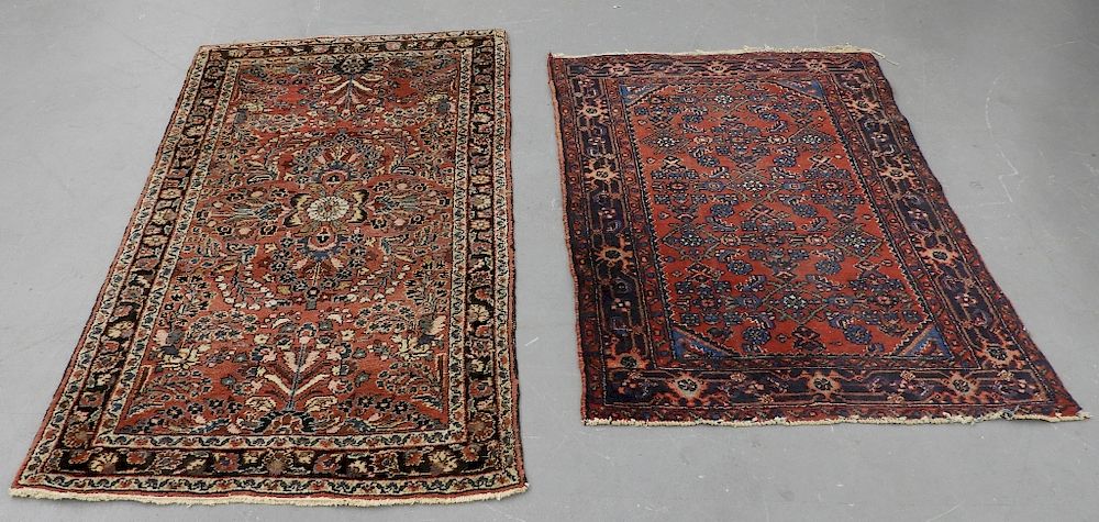 Appraisal: Persian Semi Antique Oriental Sarouk Type Carpet Persia Semi Antique