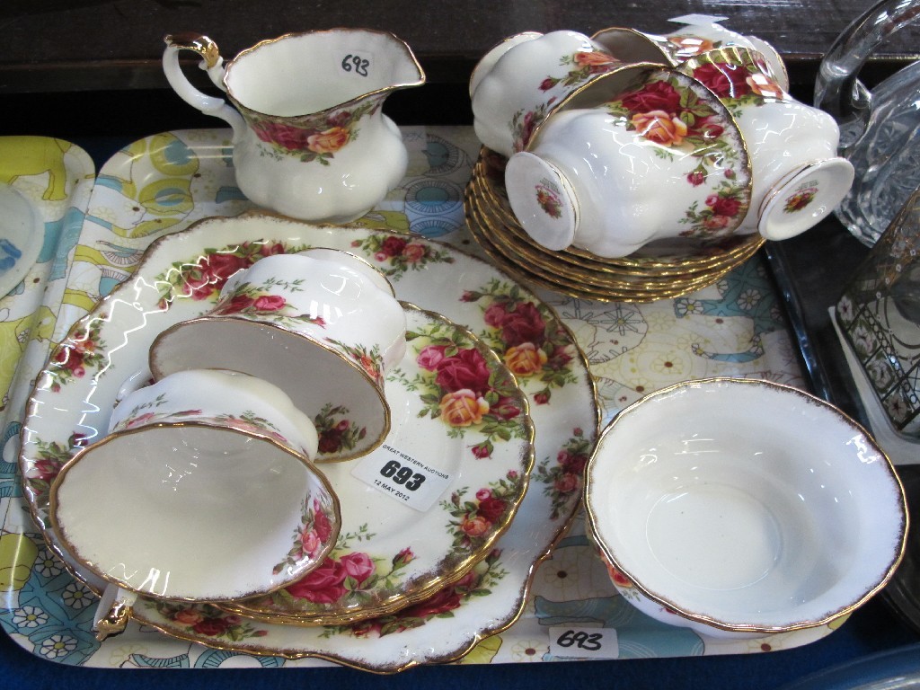 Appraisal: Royal Albert Old Country Roses half teaset