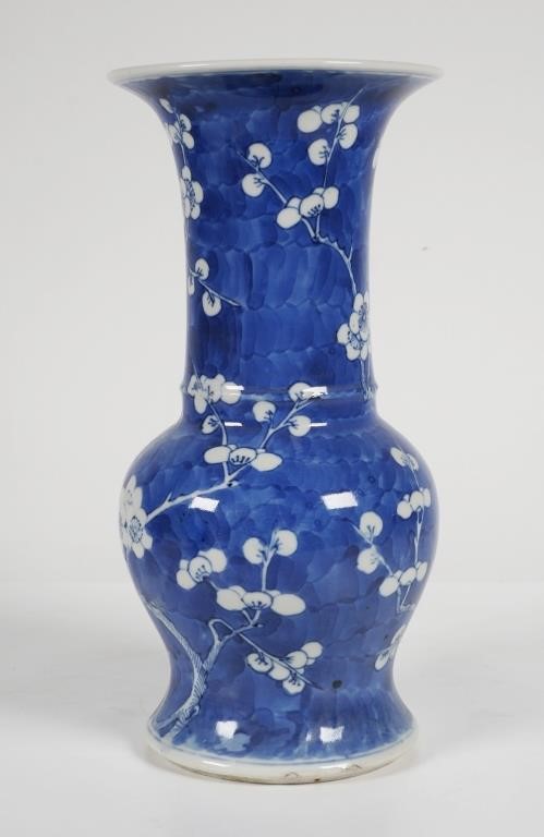 Appraisal: Chinese blue and white 'Plum' blossom vase Kangxi reign mark