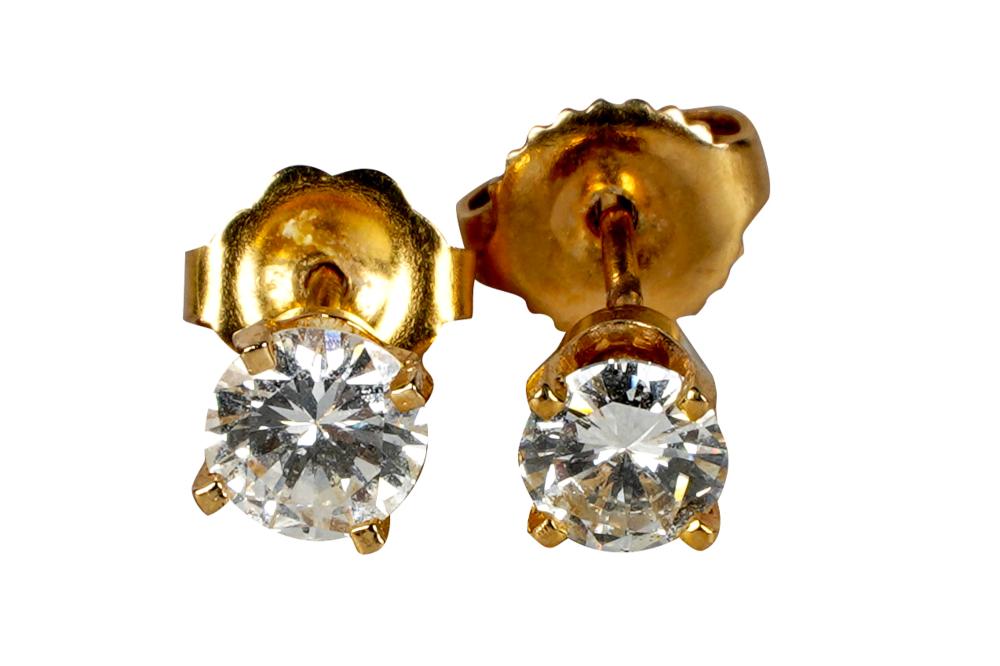 Appraisal: PAIR OF KARAT GOLD DIAMOND STUD EARRINGScontaining two round brilliant