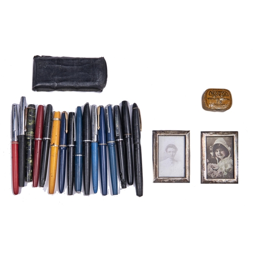 Appraisal: Miscellaneous vintage fountain pens and a pair of Edwardian miniature