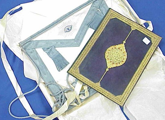 Appraisal: Two 's Masonic aprons one white lambskin from Rising Star