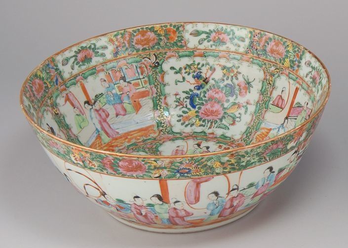 Appraisal: CHINESE EXPORT ROSE MEDALLION PORCELAIN PUNCH BOWL Circa With alternating