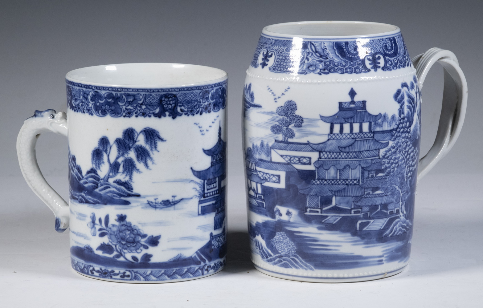 Appraisal: CHINESE PORCELAIN MUGS Lot of th c Blue and White