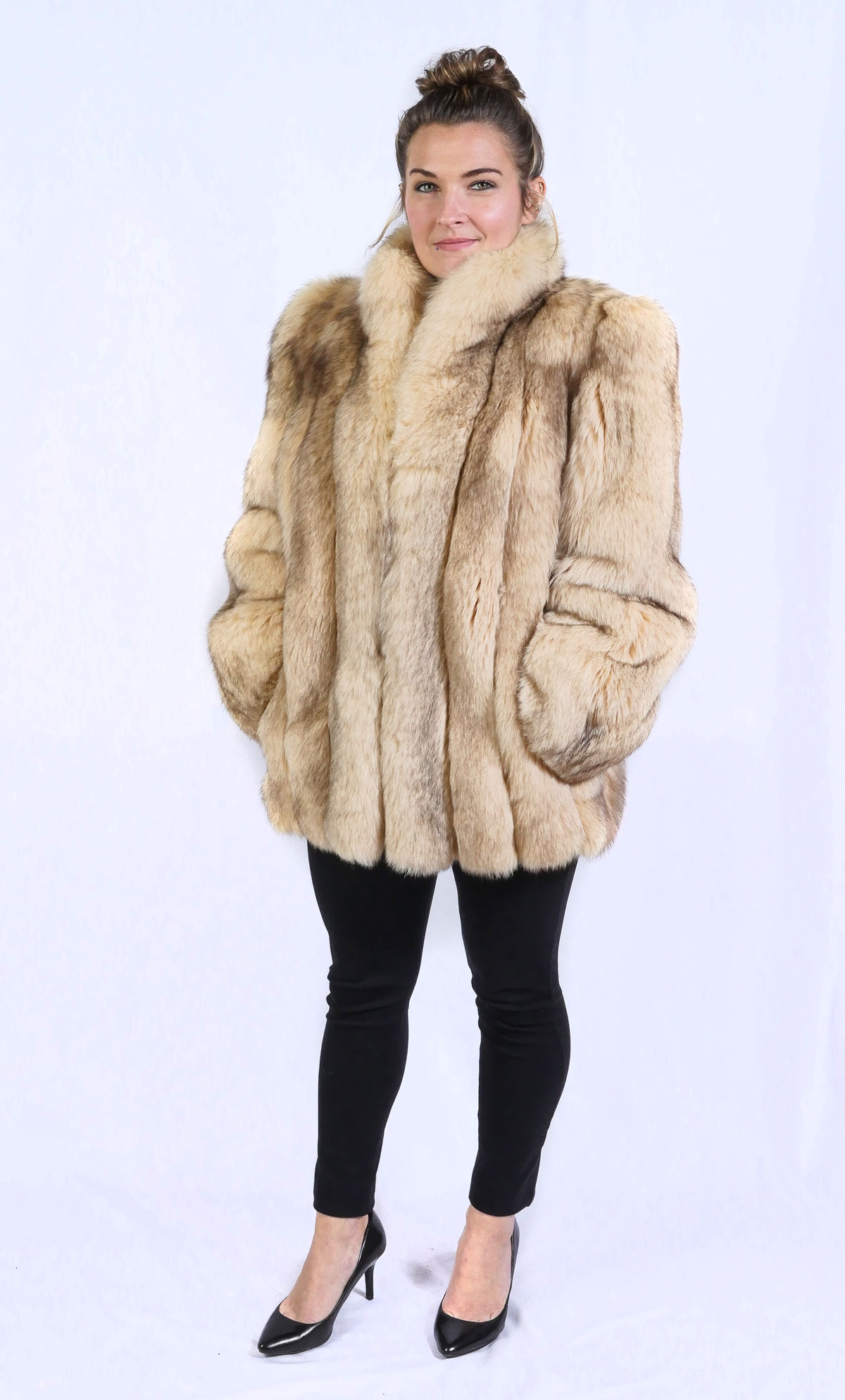 Appraisal: BLONDE FUR JACKET Wonderful blond fox fur jacket is approx