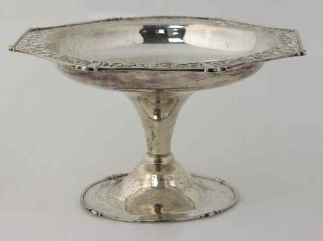 Appraisal: A silver cake stand London of octagonal form with pierced