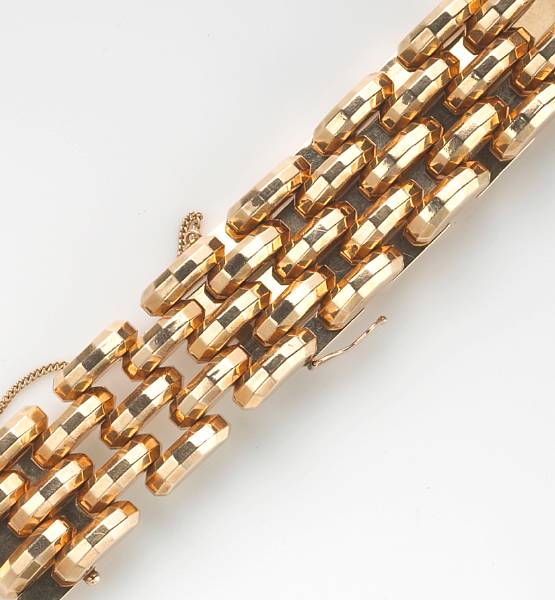 Appraisal: A retro fourteen karat gold bracelet weighing approximately grams length