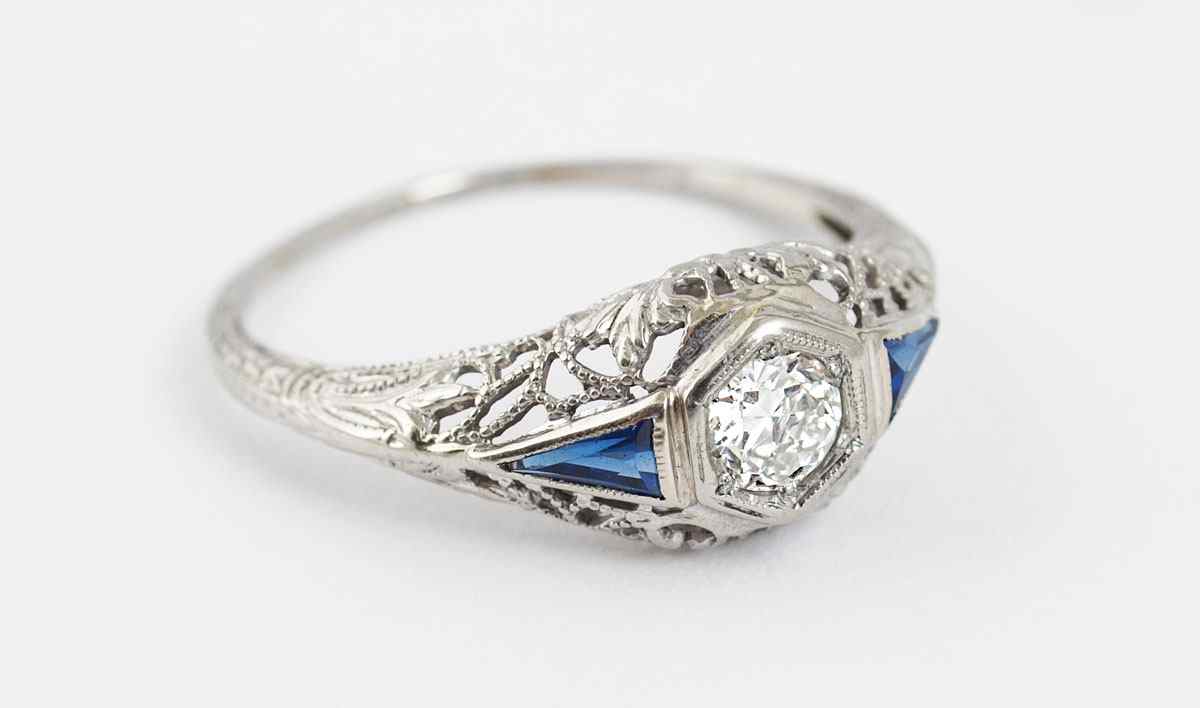 Appraisal: K DIAMOND FILIGREE RING K white gold ring contains one