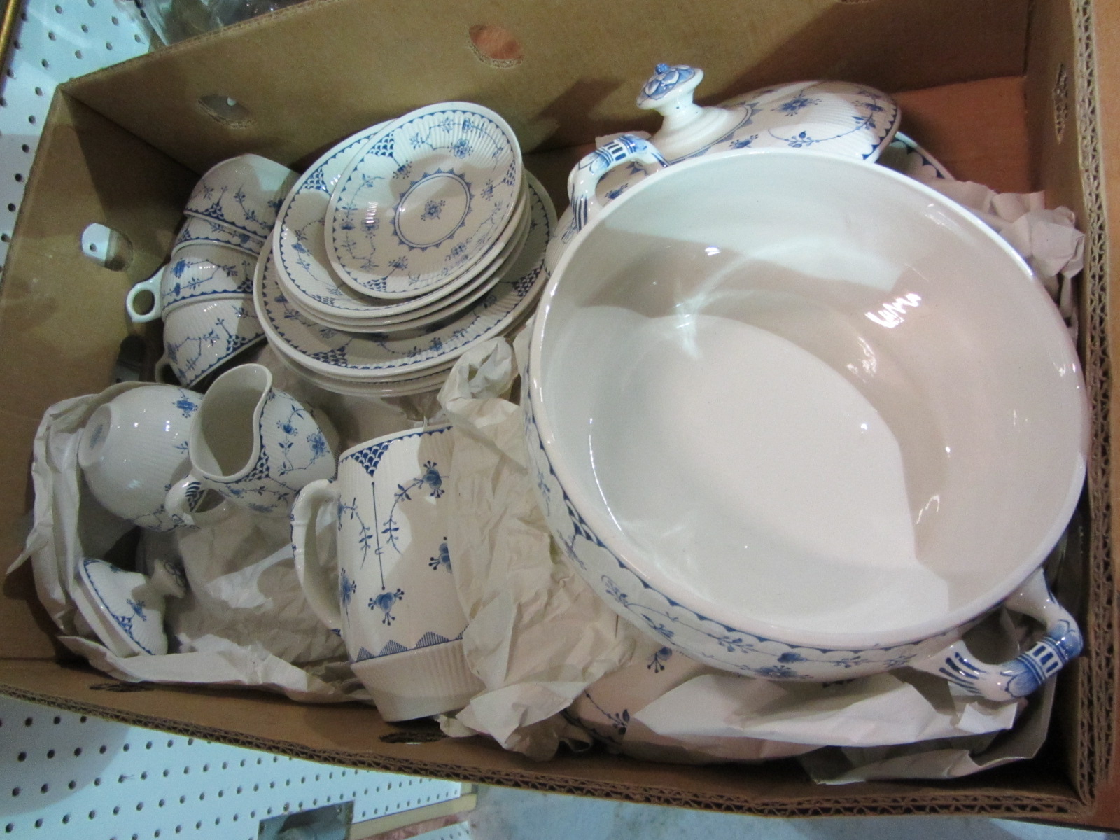 Appraisal: A blue and white dinner service