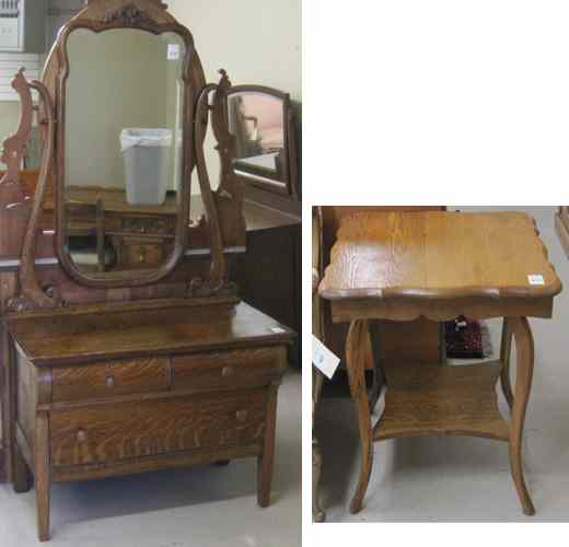 Appraisal: AN OAK VANITY DRESSER AND LAMP TABLE American c the