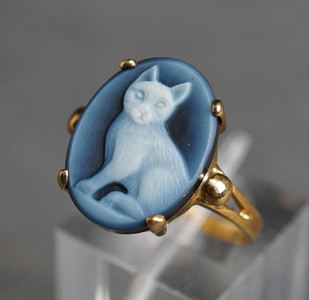 Appraisal: -Karat Yellow-Gold Cat' Cameo Ring dwt Size