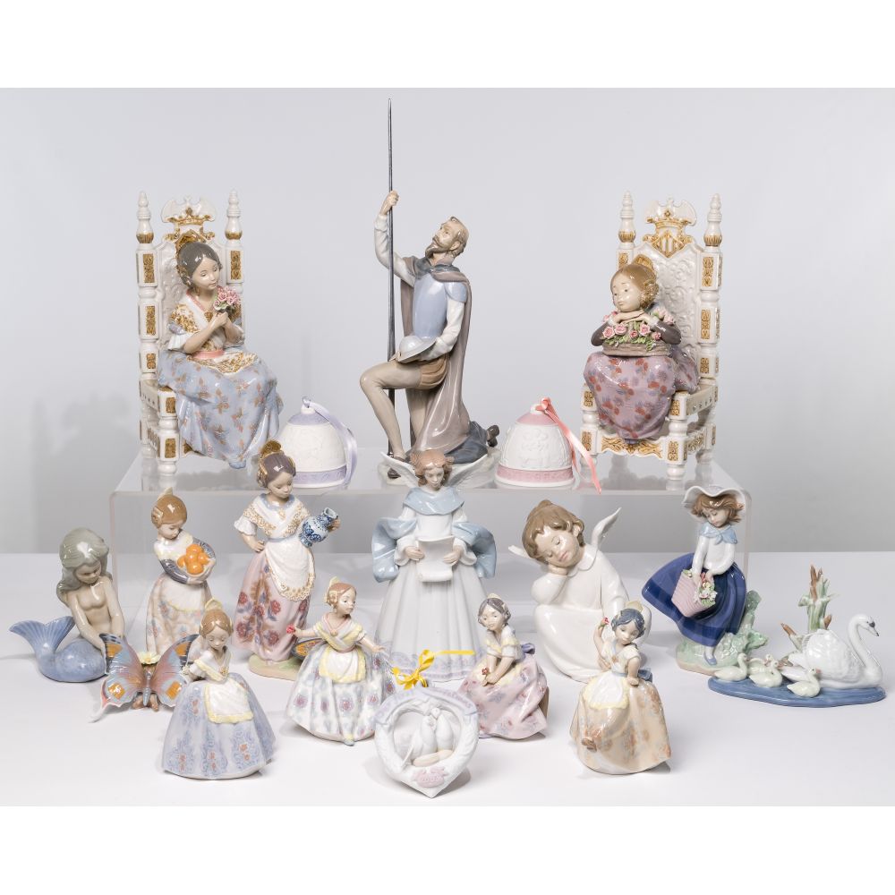 Appraisal: LLADRO FIGURINE ASSORTMENT unboxed items including Appreciation retired Reverie retired