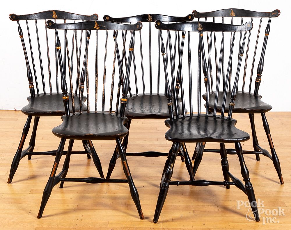 Appraisal: Five fanback Windsor chairs early th c Five fanback Windsor