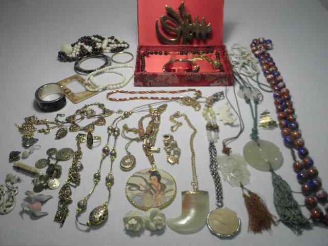 Appraisal: Tray lot of assorted ladies costume jewelry Includes a wide