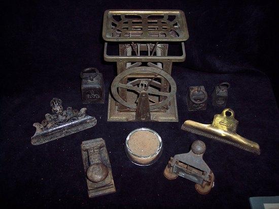 Appraisal: A set of desk top scales and sundry items including