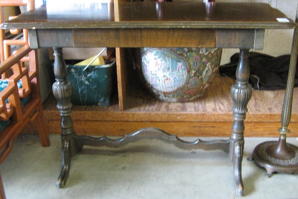 Appraisal: DARK MAHOGANY SOFA TABLE Imperial Furniture Co Grand Rapids Michigan