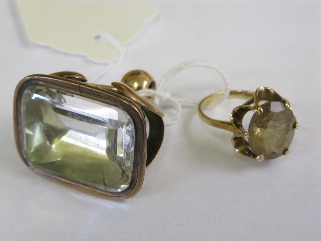 Appraisal: A yellow metal pendant with inset citrine and a ct