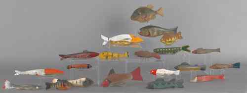 Appraisal: Group of twenty contemporary fish decoys longest -