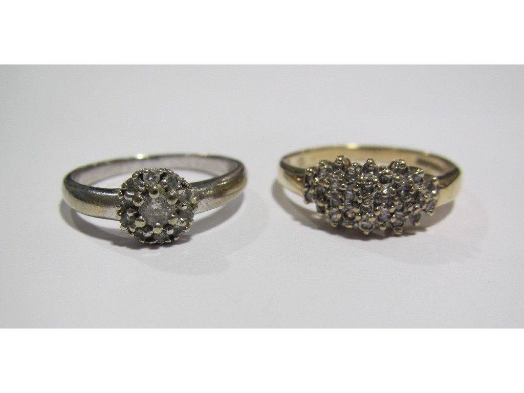 Appraisal: Two ct gold diamond cluster rings