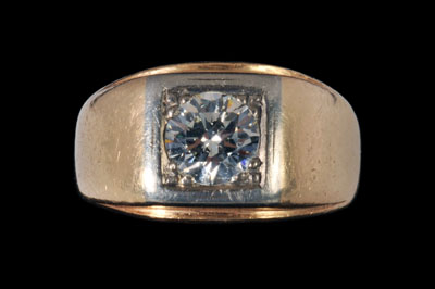 Appraisal: Gents solitaire diamond ring round brilliant-cut diamond