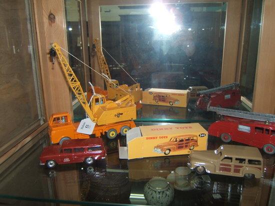 Appraisal: A Dinky Supertoys Twenty ton Lorry-mounted crane a Dinky Station