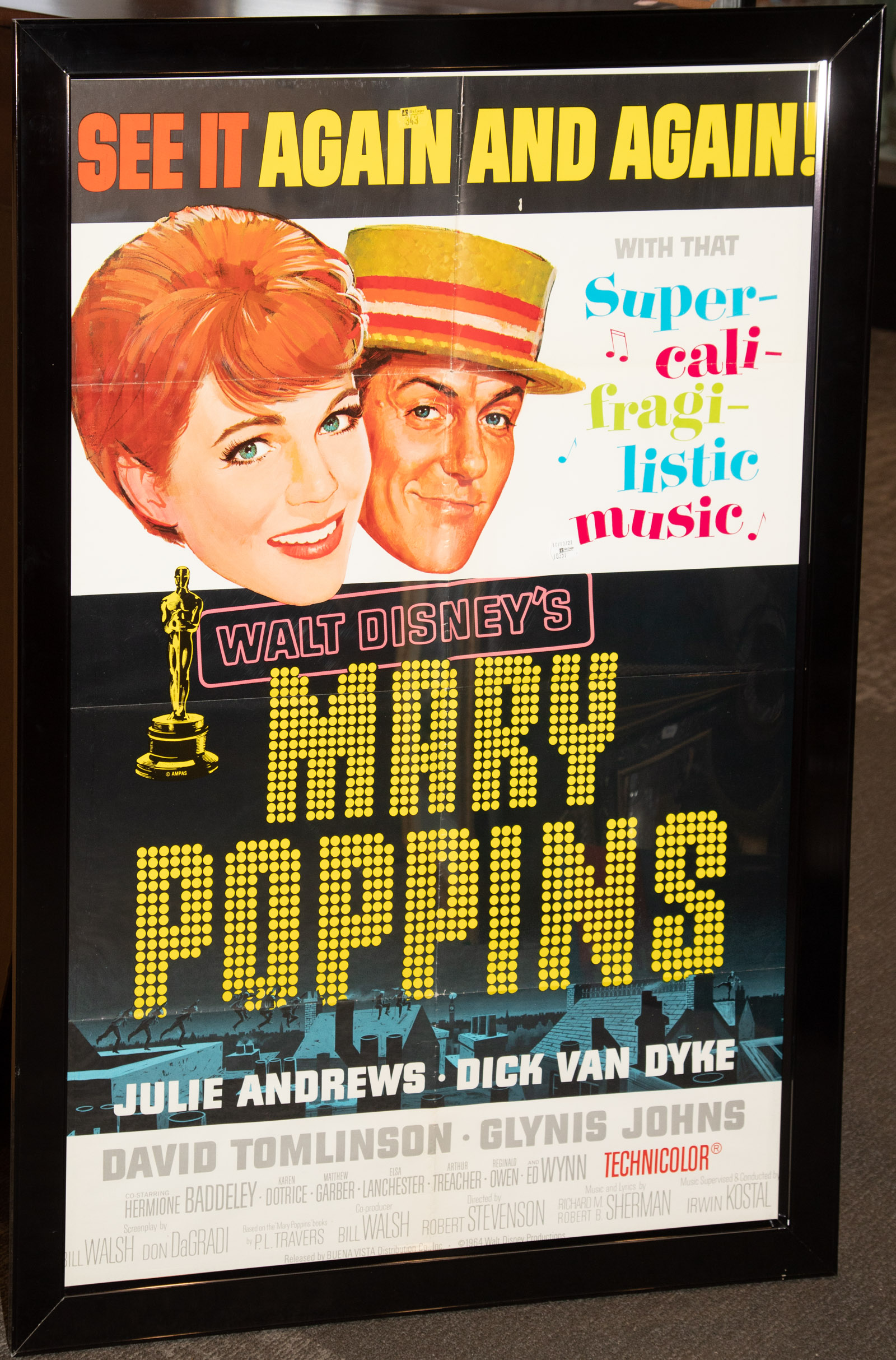 Appraisal: MARY POPPINS MOVIE POSTER Re-Issue staring Julie Andrews and Dick