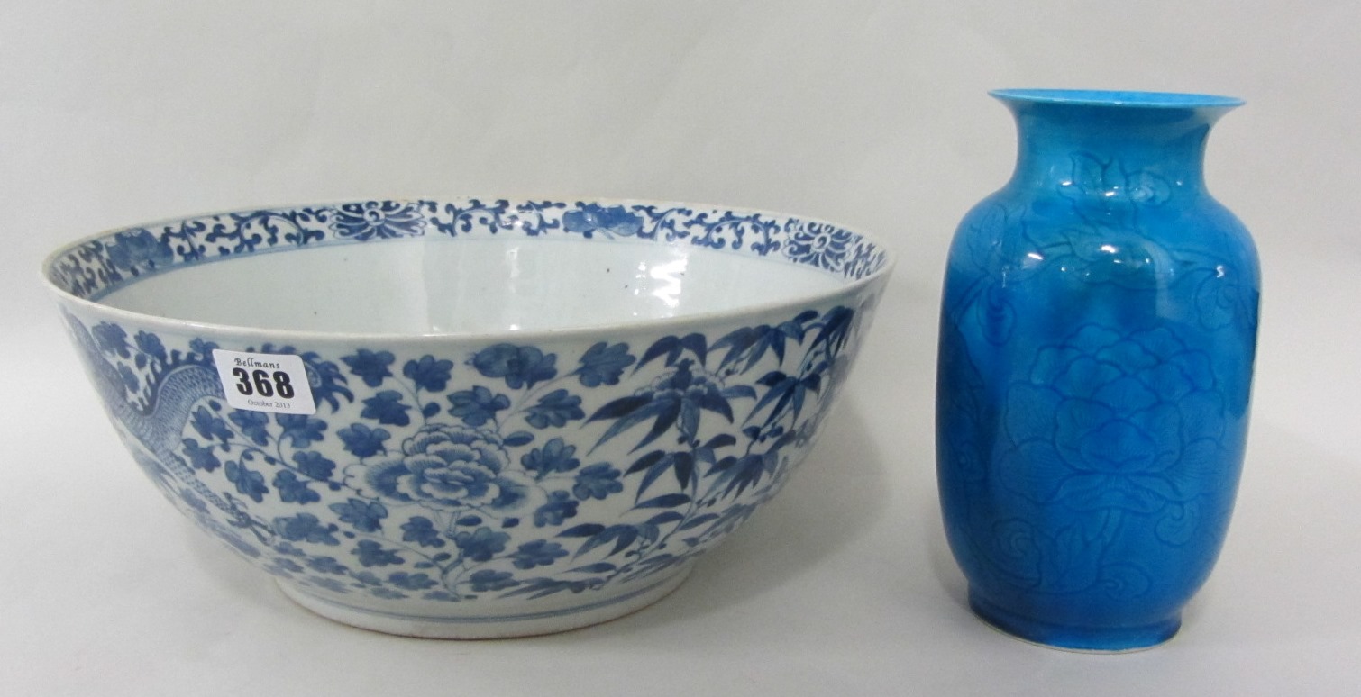 Appraisal: A large Chinese blue and white bowl late th century