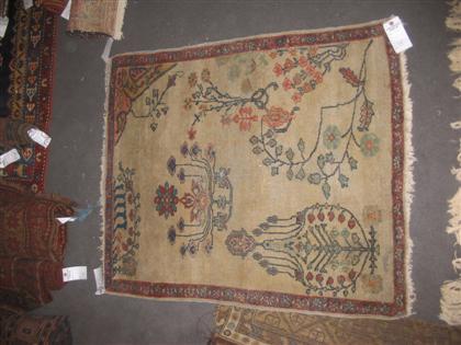 Appraisal: Mahal wagireh west persia circa late th century ft in