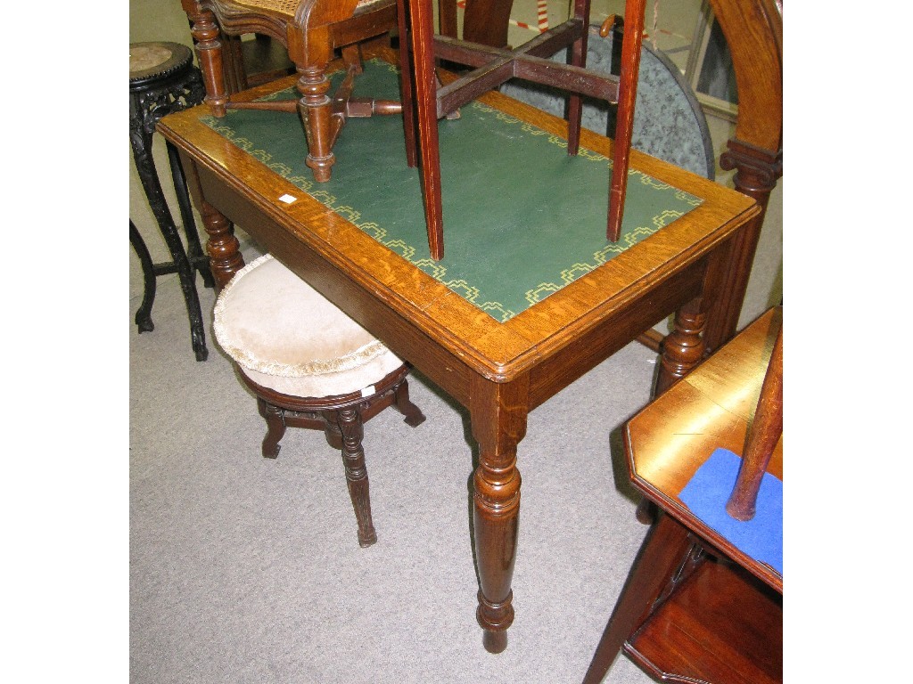 Appraisal: Oak writing table with leather insert