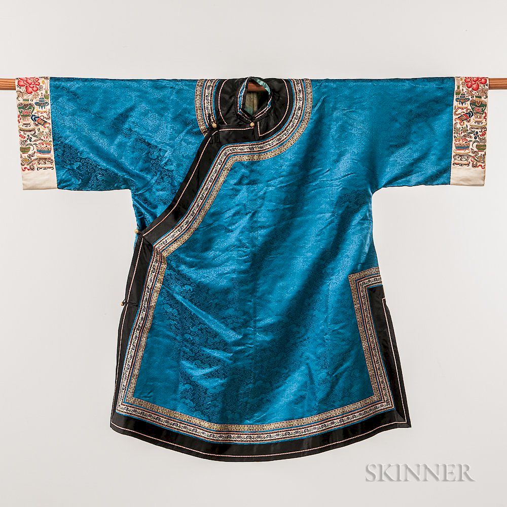 Appraisal: Han-style Woman's Informal Robe Han-style Woman's Informal Robe China th