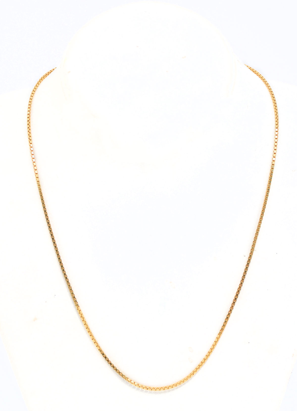 Appraisal: K BOX LINK NECKLACE K yellow gold box link necklace