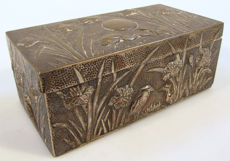 Appraisal: An early thC Chinese casket by Sing Fat the rectangular