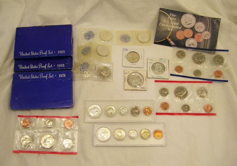 Appraisal: Misc Coins Proofs and Mint Sets Includes uncirculated Walking Liberty