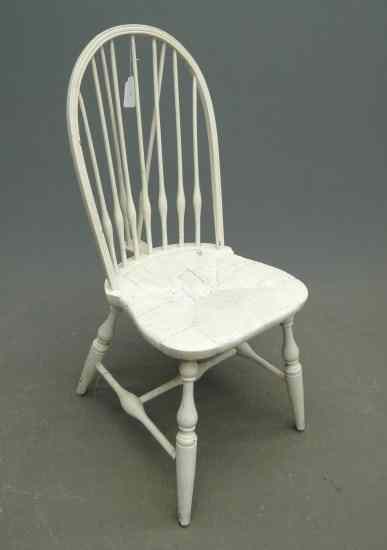 Appraisal: 's Windsor chair in white paint