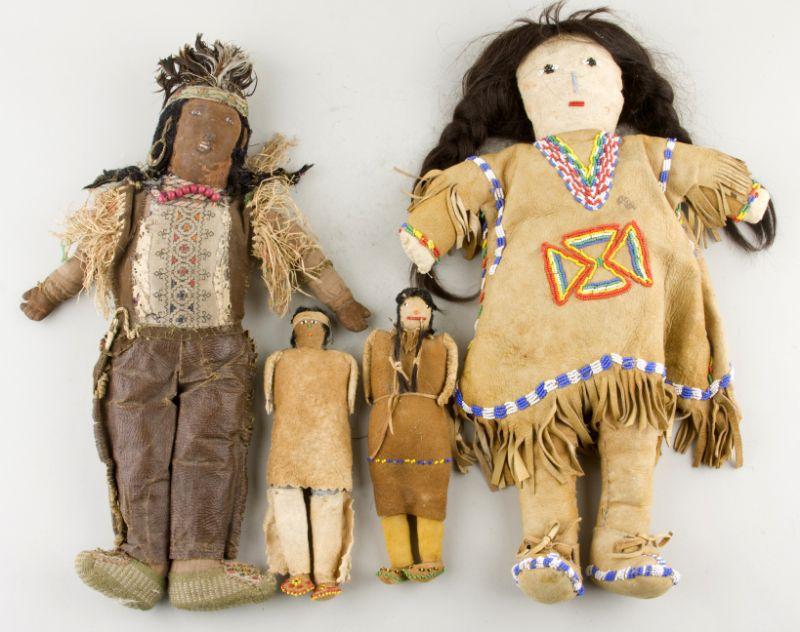 Appraisal: Vintage Native American Dolls the first of a female with