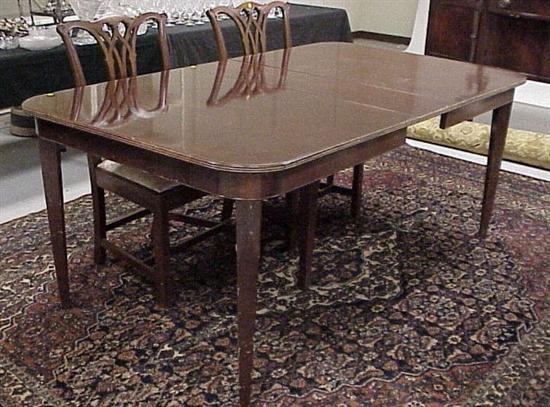 Appraisal: Federal style dining room table with reeded edge top straight