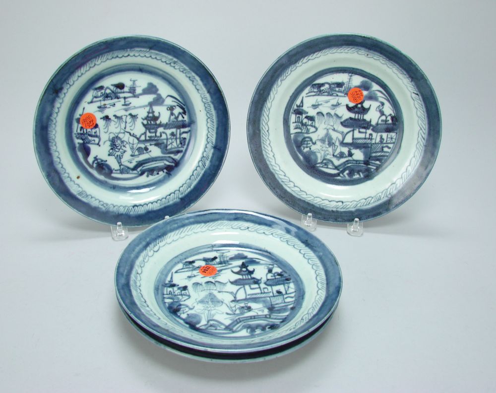 Appraisal: SET OF FOUR CHINESE EXPORT CANTON PORCELAIN PLATES Early th