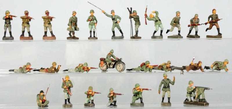 Appraisal: Lineol Elastolin Other German Toy Soldiers Includes German soldiers from