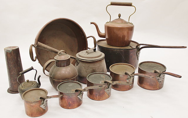 Appraisal: A QUANTITY OF VARIOUS COPPER SAUCEPANS to include a large