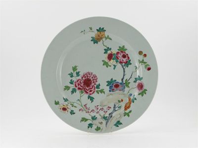 Appraisal: A large Chinese famille rose dish painted with peony issuing