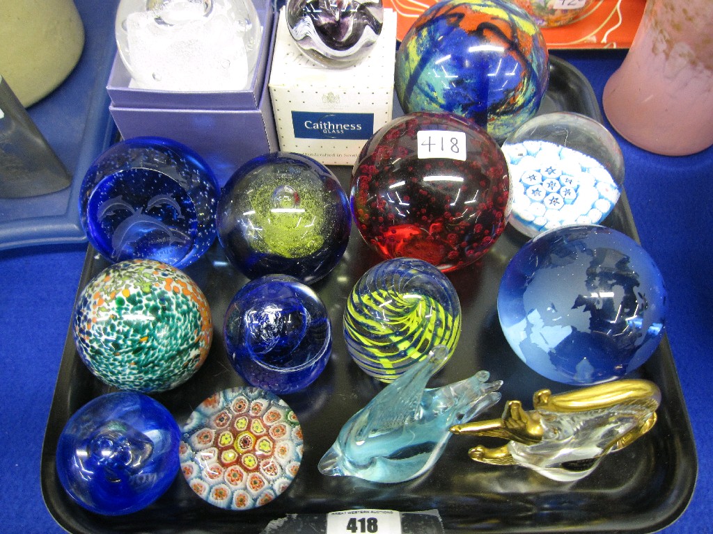 Appraisal: Lot comprising fifteen assorted Caithness Murano and other paperweights