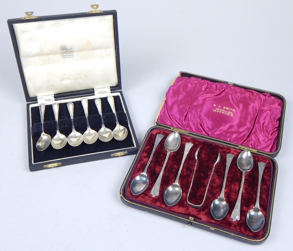 Appraisal: A set of six matching silver plated coffee spoons each