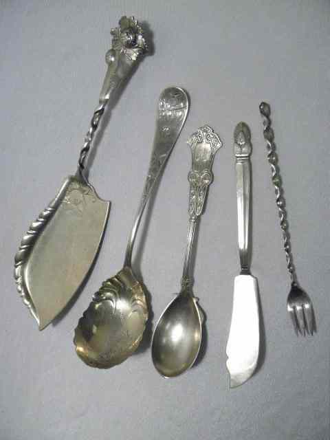 Appraisal: Assorted sterling silver serving utensils Includes '' cake server small