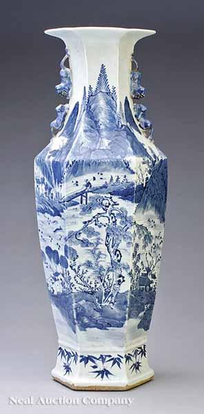 Appraisal: A Chinese Blue and White Porcelain Vase th c the