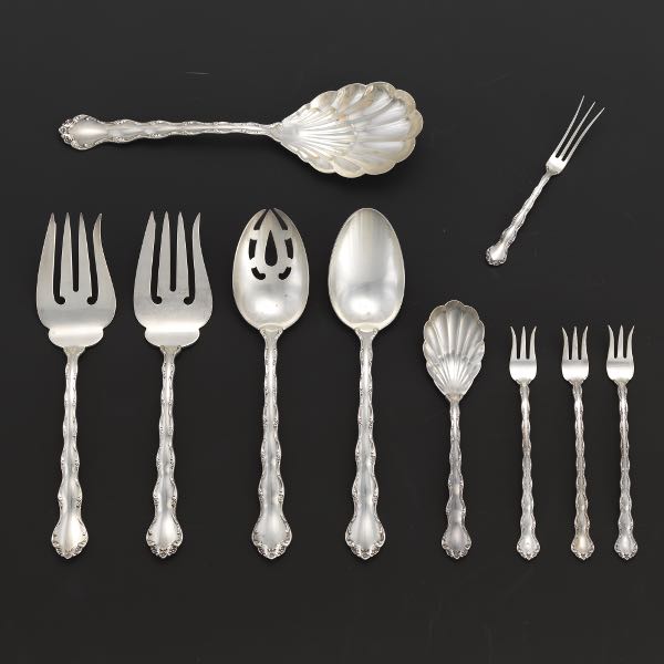 Appraisal: REED BARTON STERLING SILVER SERVING PIECES TARA PATTERN Totaling pieces