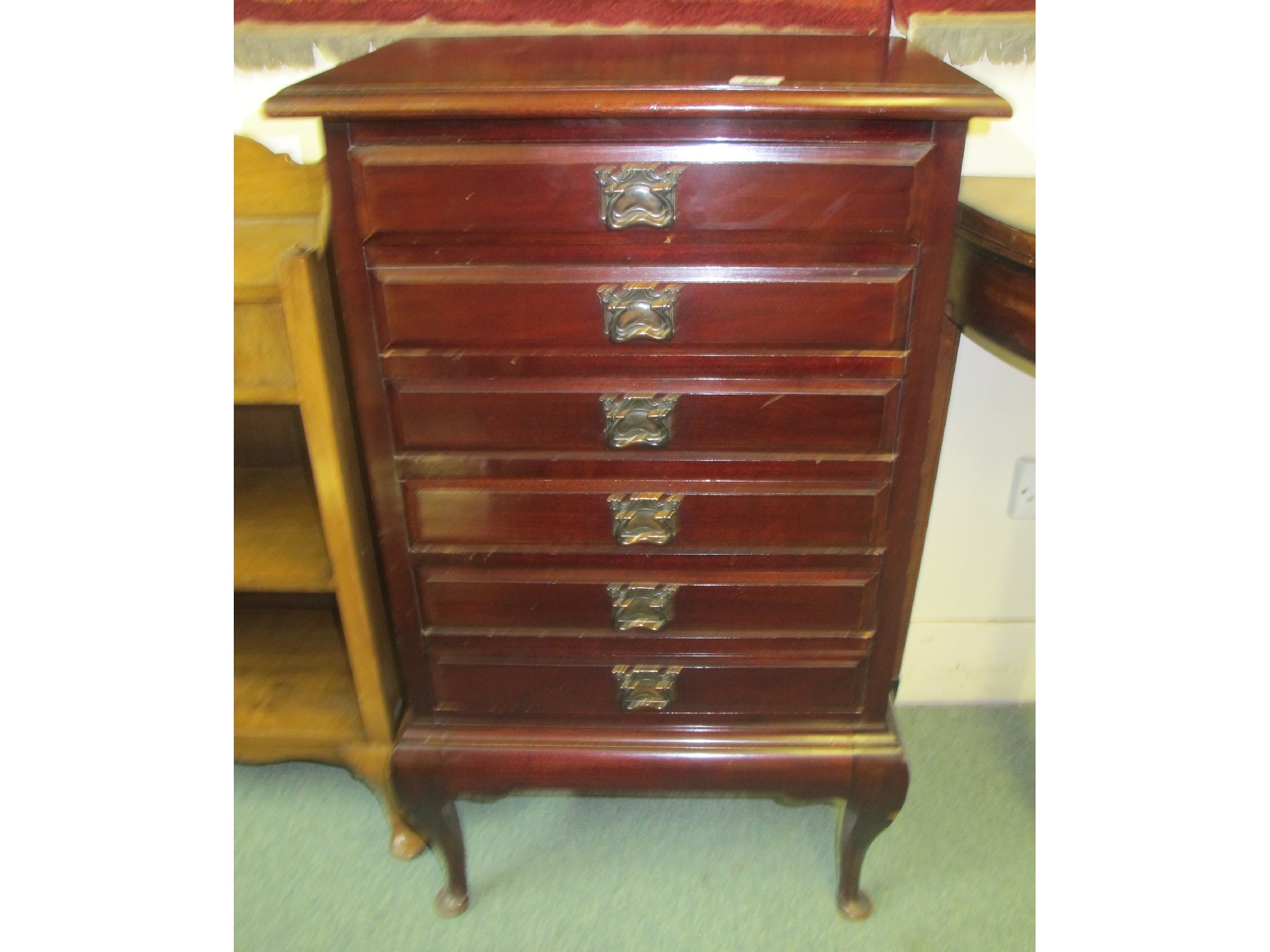 Appraisal: Edwardian mahogany music cabinet