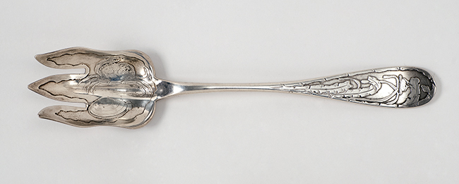 Appraisal: AMERICAN SILVER SERVING FORK BY FARRINGTON HUNNEWELL OF BOSTON With