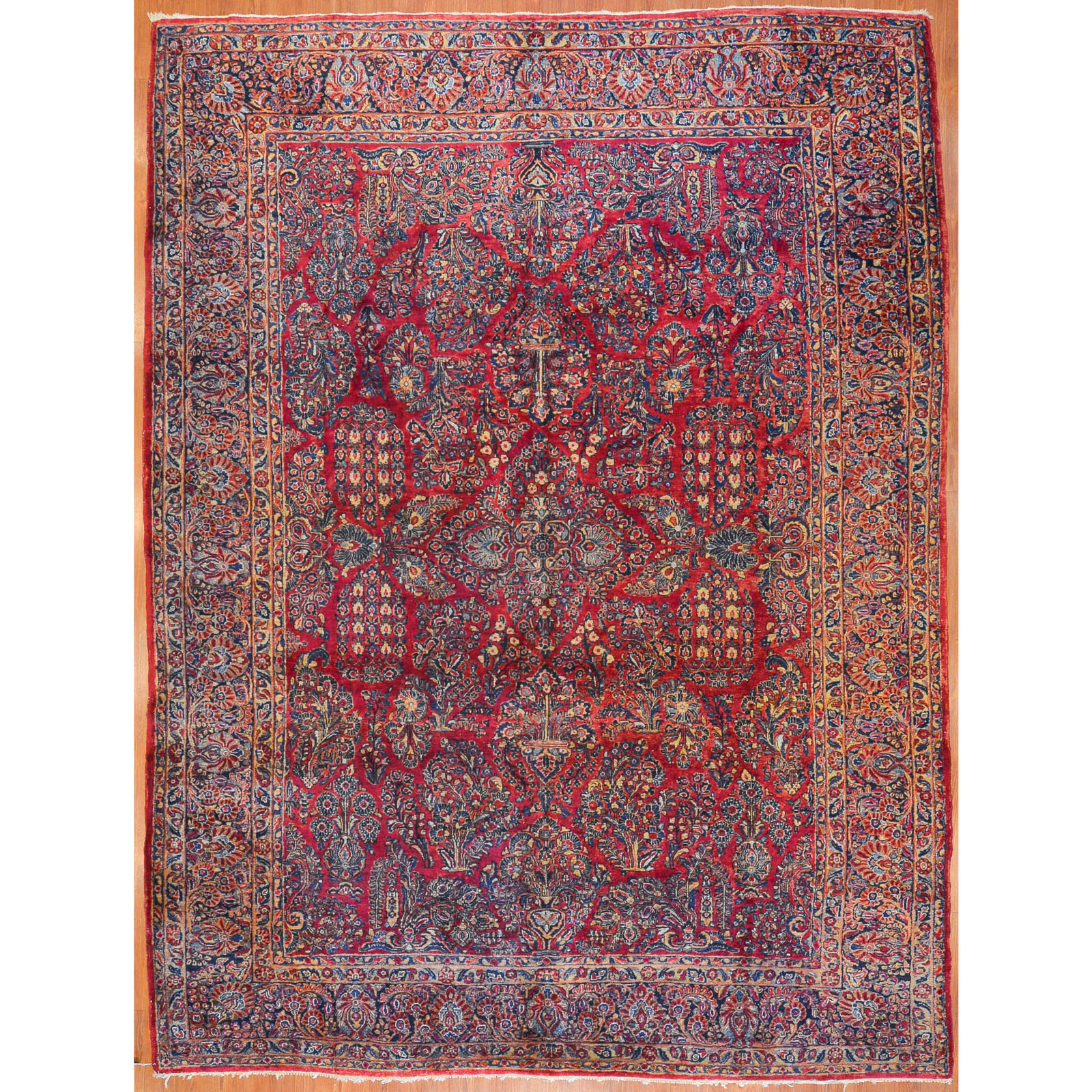 Appraisal: SEMI-ANTIQUE SAROUK CARPET PERSIA X Second quarter- th century hand-knotted