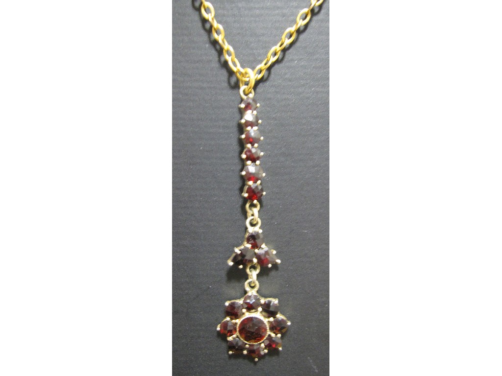 Appraisal: Edwardian garnet pendant on ct gold neckchain