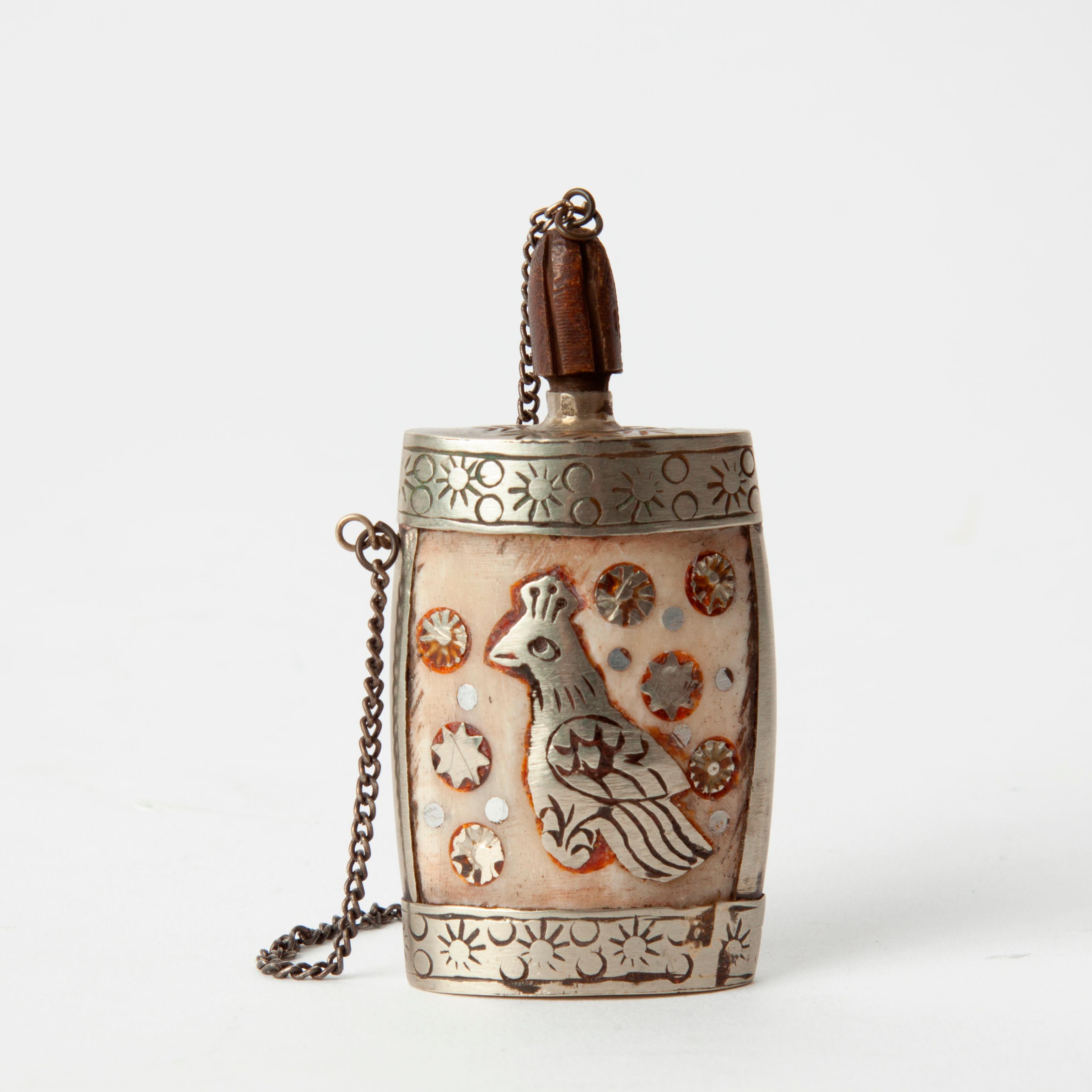 Appraisal: TIBETAN SNUFF BOTTLE WITH BIRD MOTIF A rectangular flask-shaped snuff